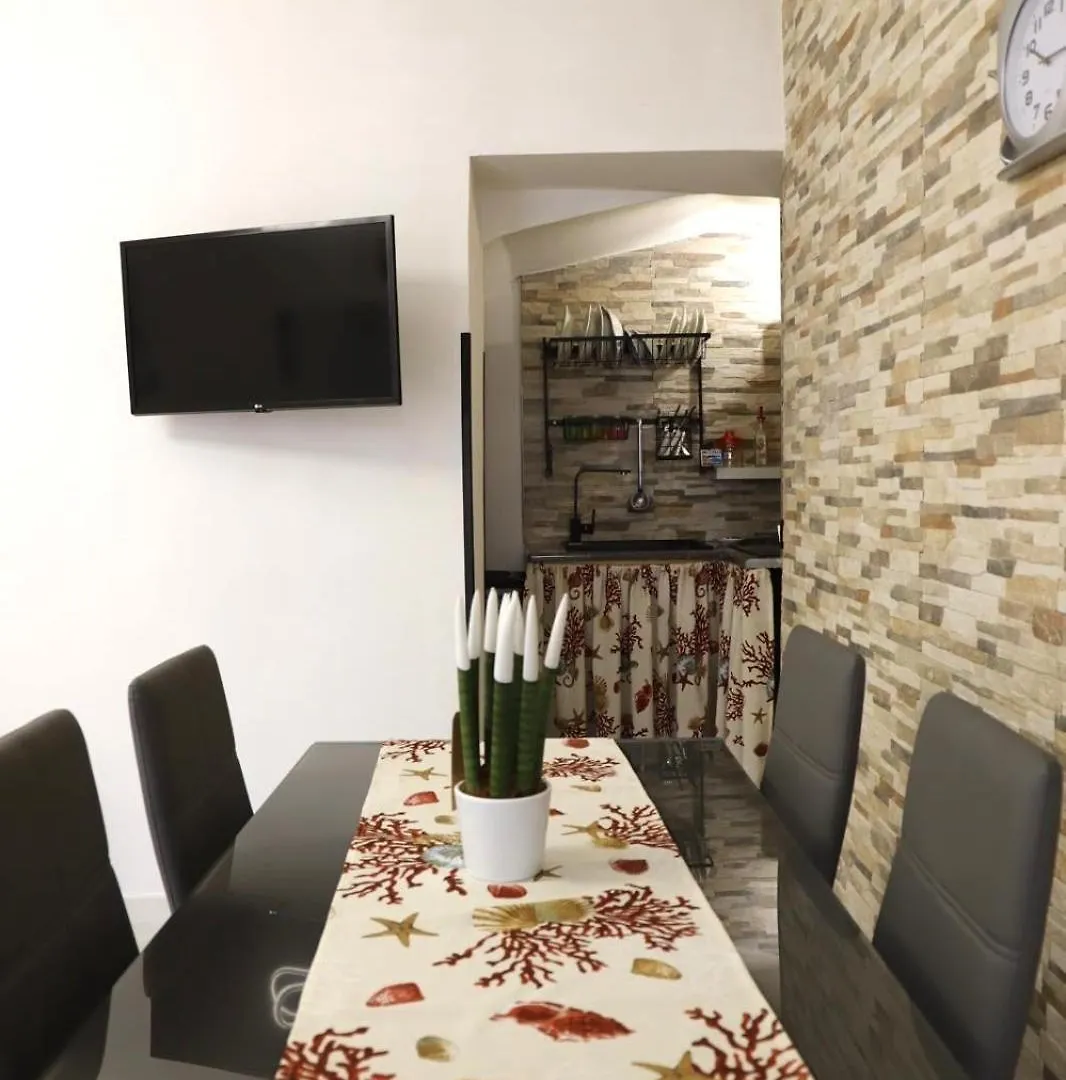 Lo Scarrozzo Room Palermo Italy